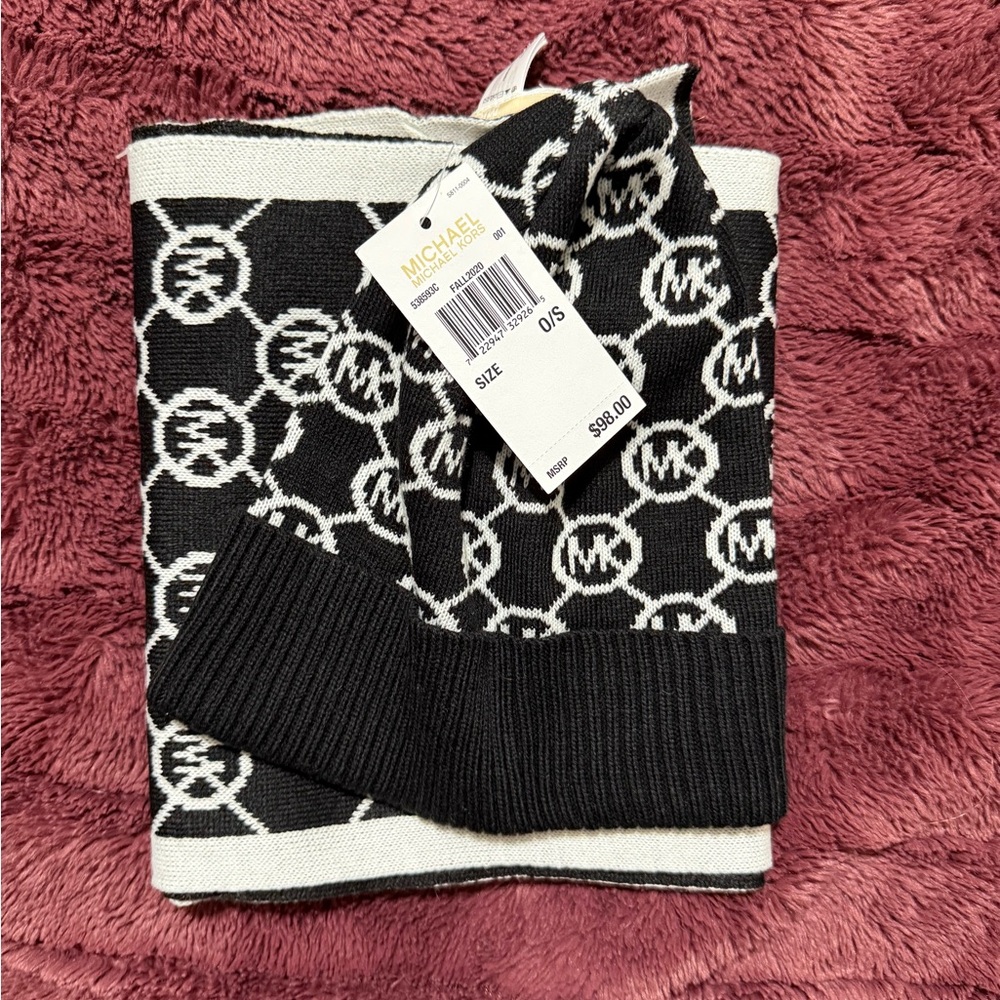 Michael Kors Monogram Black and White Knit Scarf